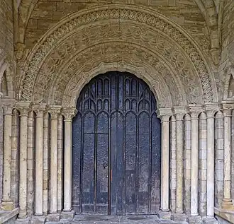 Западный портал и двери