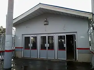 Турникетный павильон на платформе в сторону Москвы