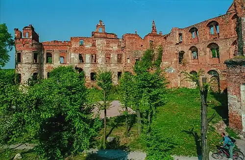 Руины замка