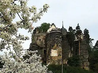 Вид замка с восточной стороны