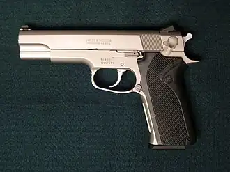 Smith & Wesson 1006