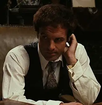 Джеймс Каан в роли Сонни Корлеоне в фильме «Крёстный отец» 1972 года.