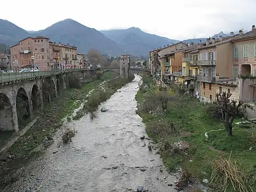 Старый мост над рекой Бевера в Соспеле