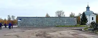 Главный вход и часовня святителя Тихона Московского