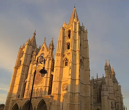 Фасад Жиронского собора