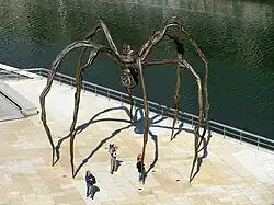 Луиза Буржуа, Maman, 1999, около Музея Гуггенхейма в Бильбао