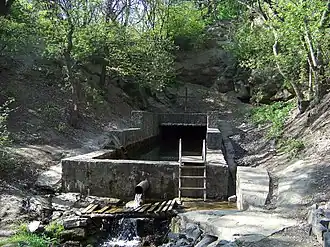 Бассейн на месте крупнейшего родника истока Кальмиуса