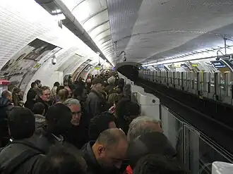 Зал станции (2012)