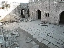 Церковный двор