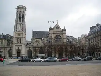 Фасад со стороны Луврской площади