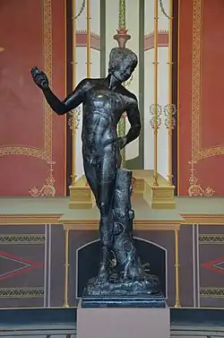 Скульптура танцующего сатира