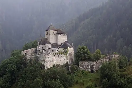 Вид замка с южной стороны