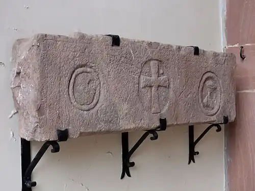 Перемычка старой римской церкви