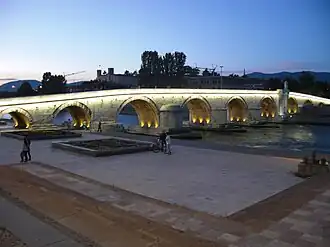 Вид на мост вечером