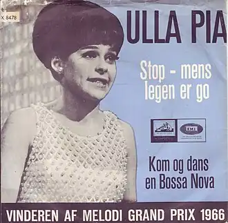 Обложка сингла Уллы Пиа «Stop — mens legen er go'» (1966)