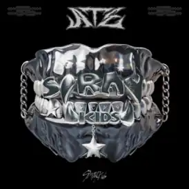 Обложка альбома Stray Kids «Ate» (2024)