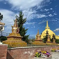 Ступы на территории дацана