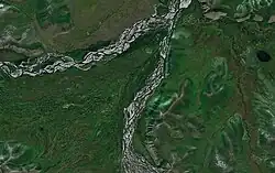 Слияние Сунтара (слева) и Агаякана. Спутниковый снимок, сделанный летом 2019 года.