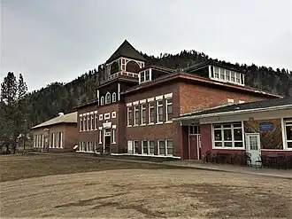 Средняя школа в Сьюпириоре