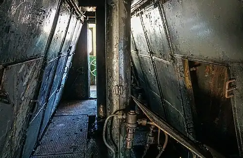 Холодильная камера и привод вентилятора холодильника