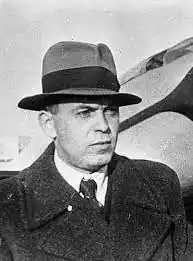 В. К. Таиров у своего первенца, самолёта ОКО-1.