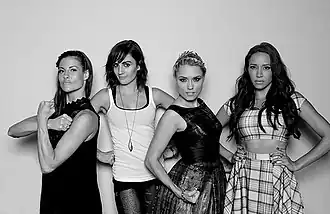 Члены группы Team Unicorn в 2015 году на San Diego Comic-Con. Рилиа Вандербилт — крайняя слева.