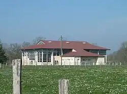 Зал и футбольное поле