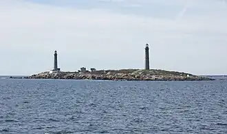 Вид на остров Тэчер, северный маяк находится справа