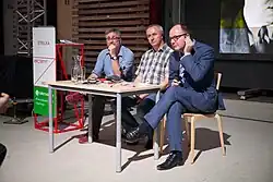 Николай Изволов (в центре) на фестивале "Хичкок: девять неизвестных" в Москве, 2014