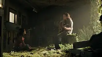 Элли исполняет серенаду Дине на гитаре. Эта сцена, важная для создателей, очень похожа на версию из игры. Операторская работа, освещение и игра актёров получили высокую оценку.