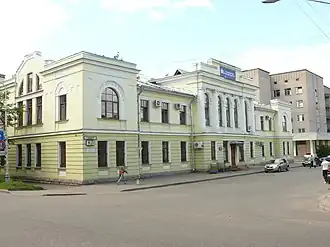 Здание бывшего офицерского собрания