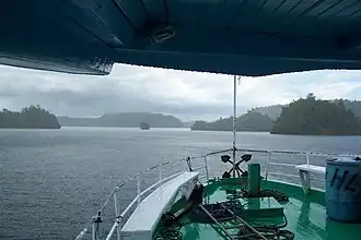 Воды залива у островов Тогиан