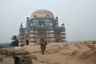 Гробница Биби Джавинди в 2013 году