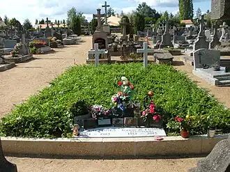 Могила Луи де Фюнеса