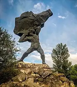 Статуя Торк Ангеха в Ереване в районе Нор-Норк, 1982 г., скульптор Карлен Нуриджанян