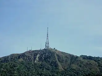 Вершина горы с вышками.