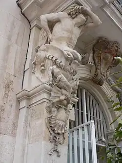 Теламон (Атлант) здания Ратуши в Тулоне. 1655