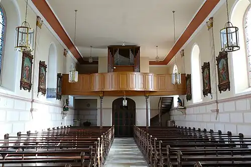 Интерьер, вид на орган