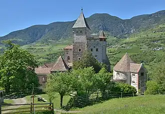 Башни у ворот форбурга