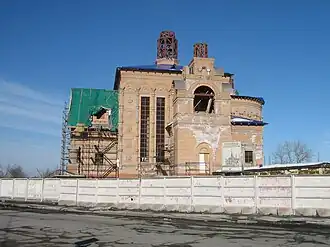 Вид строящейся церкви (2012)