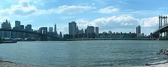 Вид на квартал из Бруклина