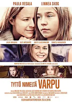 Финский постер фильма, в котором были использованы кадры из картины с изображением Варпу, её матери Сиру, а также Антту, приятеля Варпу.mw-parser-output .ts-Переход{user-select:none}.mw-parser-output .ts-Переход a{text-decoration:none}.mw-parser-output .ts-Переход-icon{font-size:90%;padding-left:0.25em}.mw-parser-output .ts-Переход-left .ts-Переход-icon>*{display:inline-block;transform:rotate(180deg)}➤