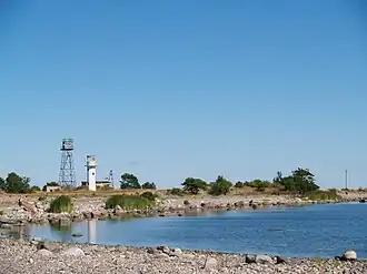 Бывшая пограничная смотровая вышка и маяк в деревне Неэме