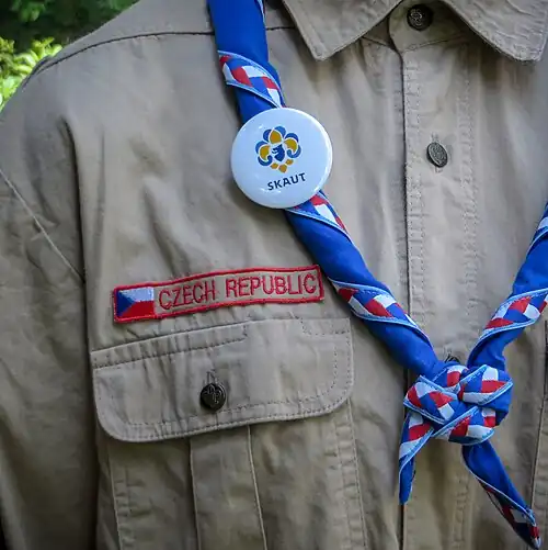 галстучный «квадратный» узел чешского скаута