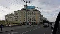 «Сталинка» на углу с улицей Марджани