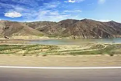 Водохранилище в среднем течении Нахчыванчая выше села Вайхыр