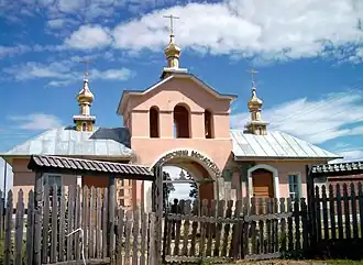 Надвратная церковь и вход в монастырь