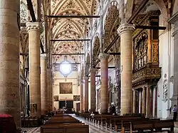 Интерьер. Контрфасад