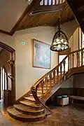 Вестибюль и лестница Виллы Мажорель