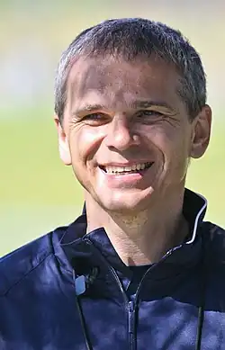 Лавичка на тренировке ФК «Сидней»